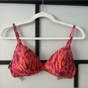 NWT Lululemon « waterside swim » bikini top for A/B cups